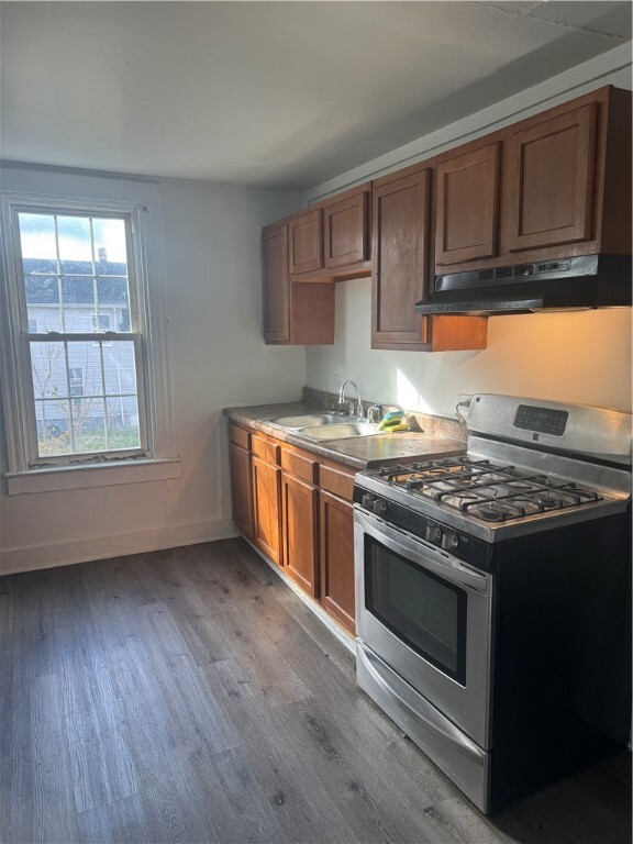 Building Photo - 304 1st St