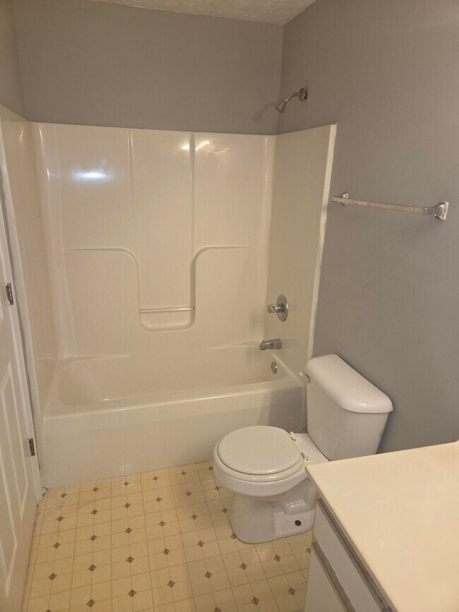 Building Photo - 450 Dabney Dr