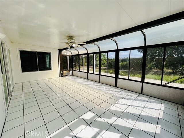 Building Photo - 10 Bluff Point Cir
