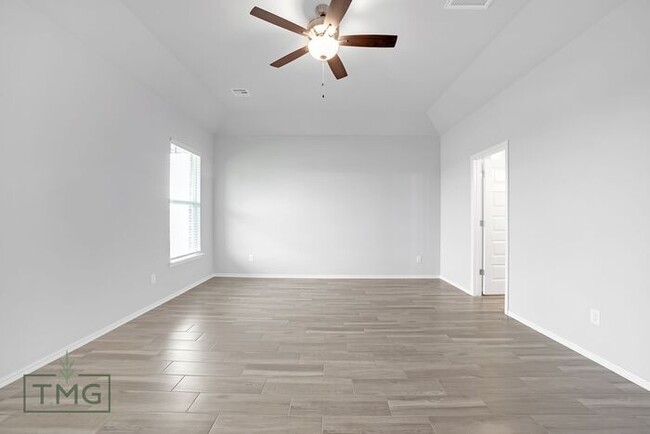 Building Photo - New Listing! Enclave at Parker Village!