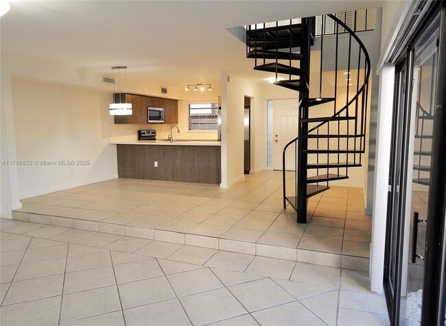 Building Photo - 3115 SW 27th Ave