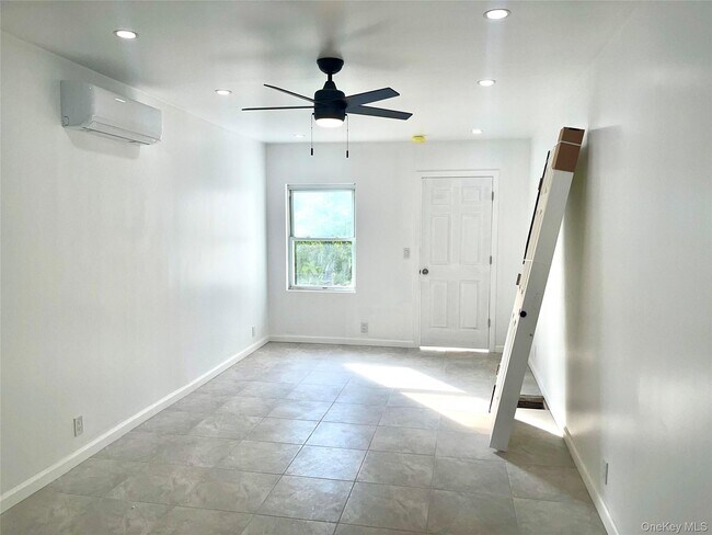Building Photo - 26 Meadowbrook Pl
