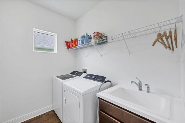 Building Photo - 10108 Hammock Brook Dr
