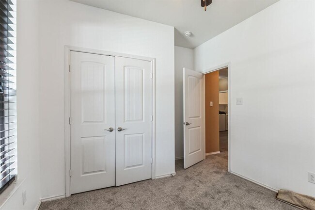 Building Photo - 1029 Brighton Pl