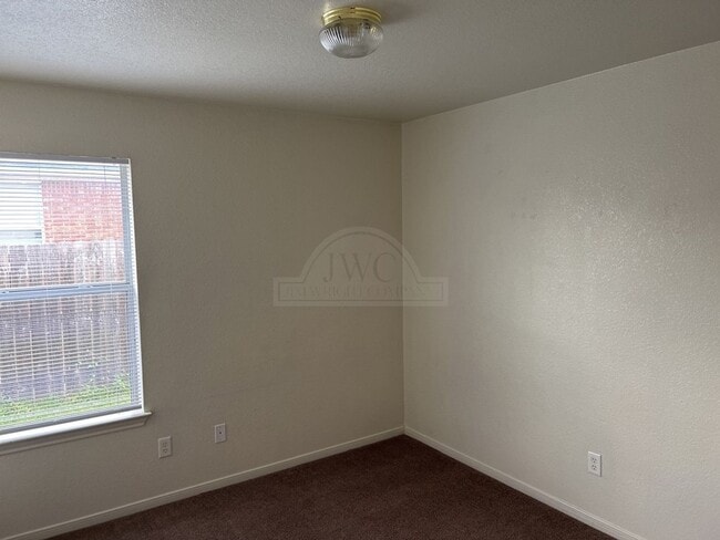 Building Photo - 304 Primrose