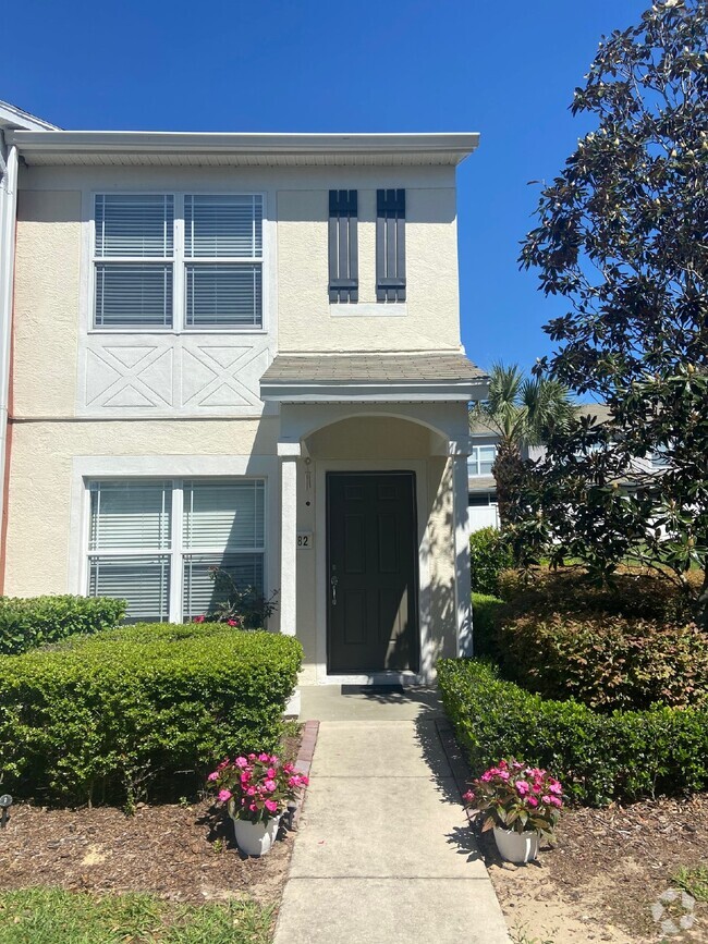 Building Photo - Beautiful 2 Bd 2 1/2 bath Corner unit in W...