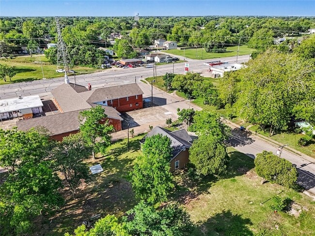 Building Photo - 326 S Bell Dr