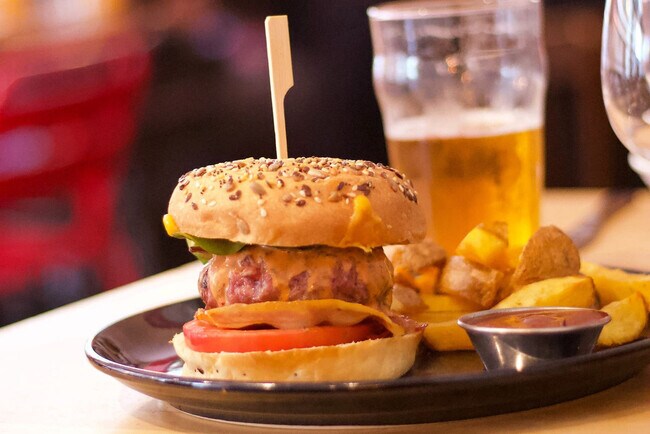 Building Photo - 525 SE Gleneden Place