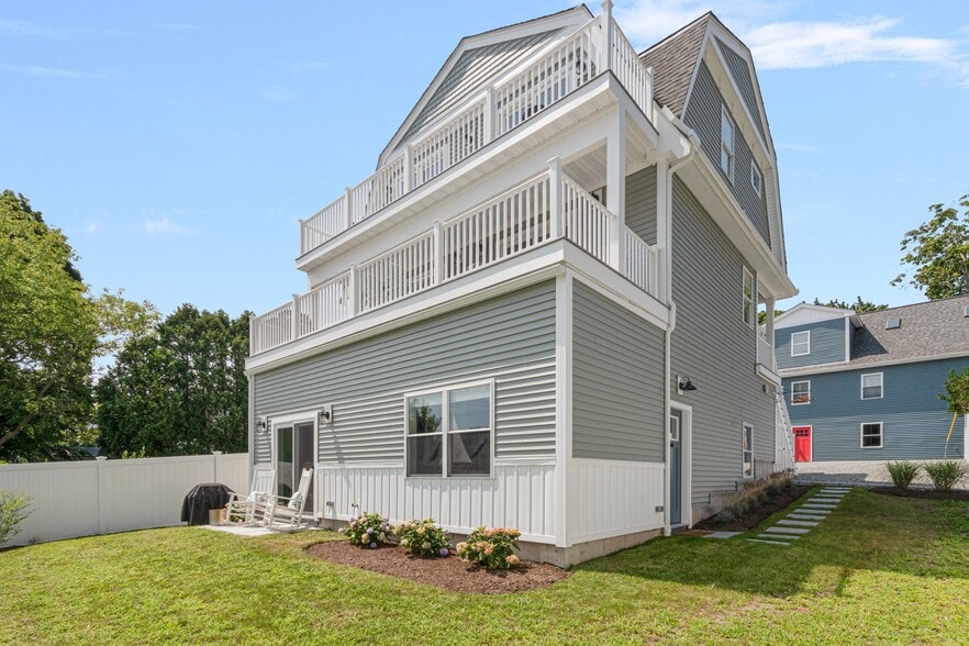 Building Photo - 132 Narrows Rd