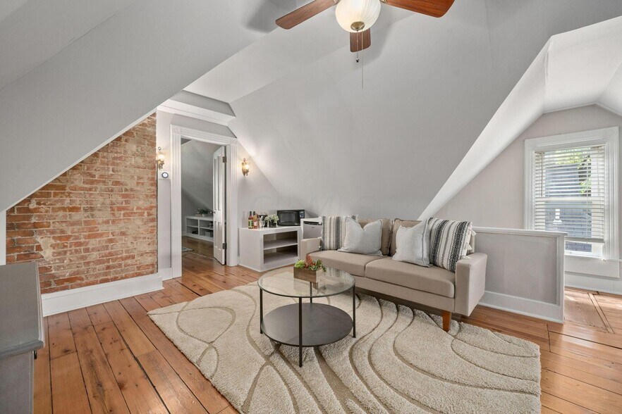 Bedroom 4 / Flex Space - 67 E 1st Ave