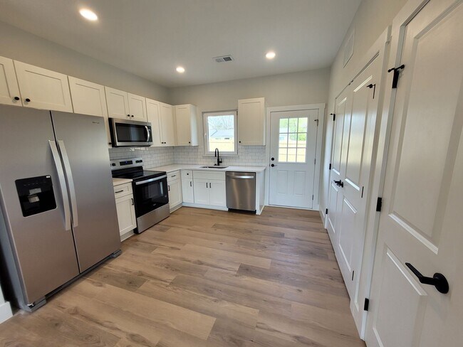 Building Photo - 1214 Pearl St