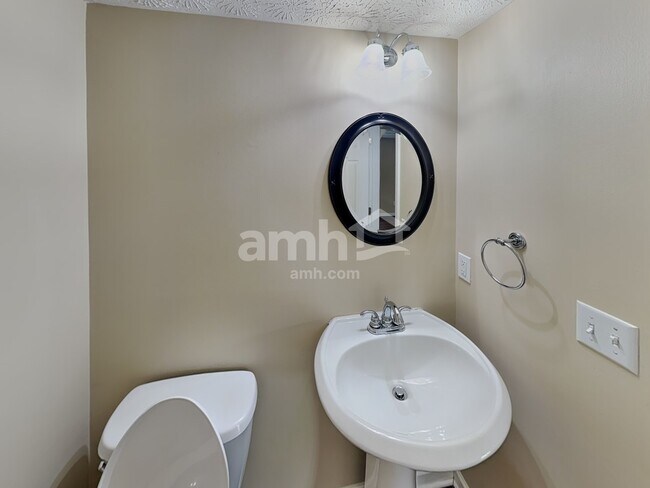 Building Photo - 167 Firestone Dr