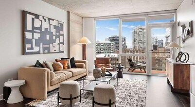 Building Photo - 2 bedroom in Chicago IL 60654