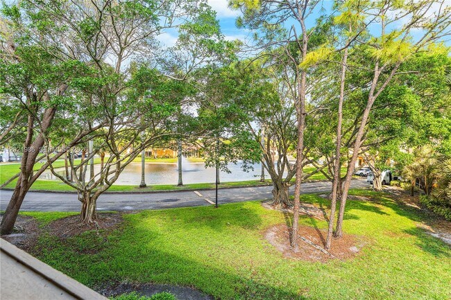 Building Photo - 4759 Via Palm Lakes