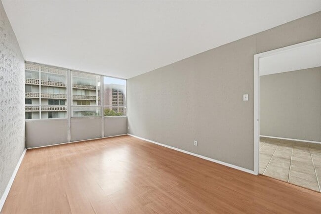 Building Photo - 1800 Lavaca St