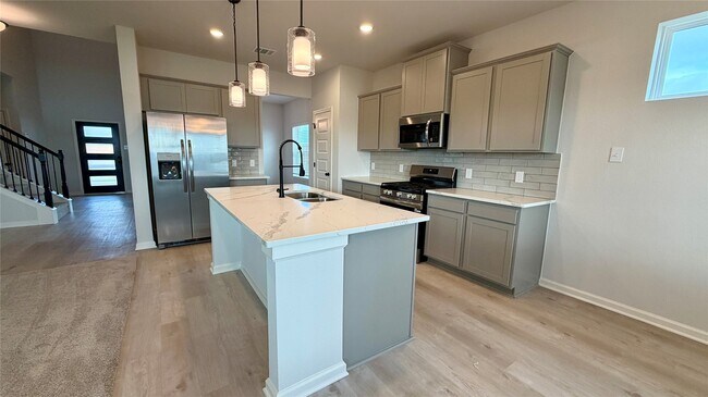 Building Photo - 3418 Lago Norence Dr