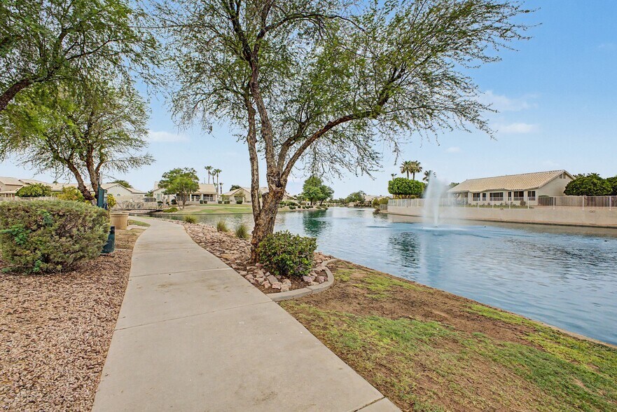 Building Photo - 691 S Sahuaro Dr