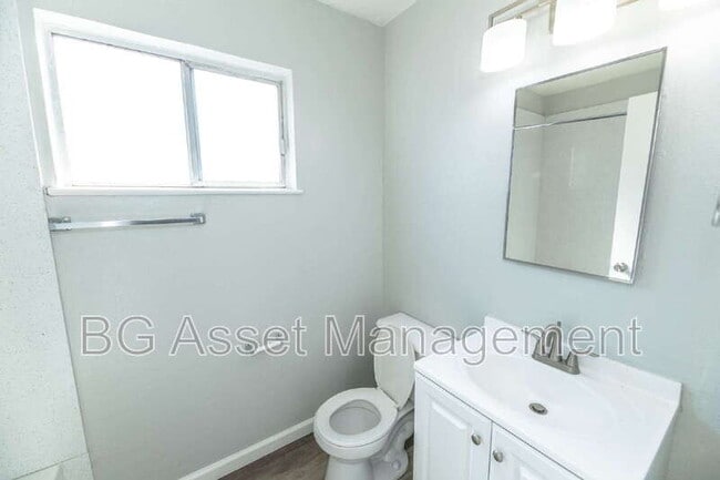 Building Photo - 1922 Ethan Way