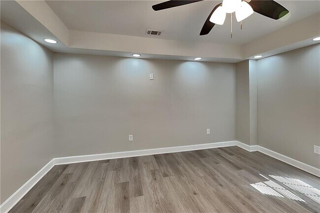 Building Photo - 28 Greystone Ridge