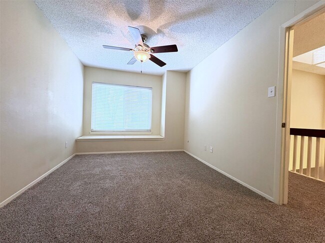 Building Photo - 11526 Village Pl Dr