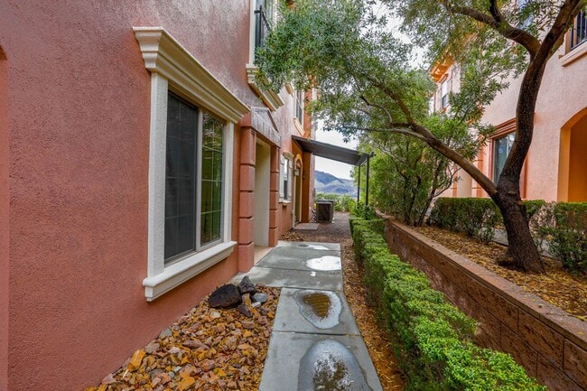 Building Photo - Lake Las Vegas 1st Floor Condo With Stunning Views And Garage