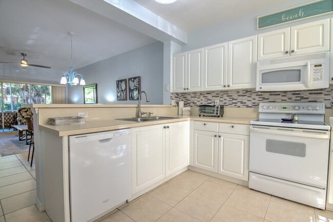 Building Photo - 9187 Celeste Dr