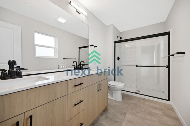 Building Photo - 3 BED & 2.5 BATH TOWNHOUSE FOR RENT