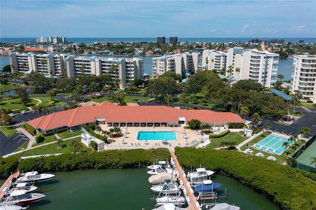 Building Photo - 7907 Sailboat Key Blvd S