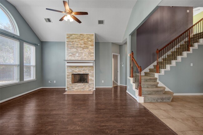 Building Photo - 6007 Dover Creek Ln