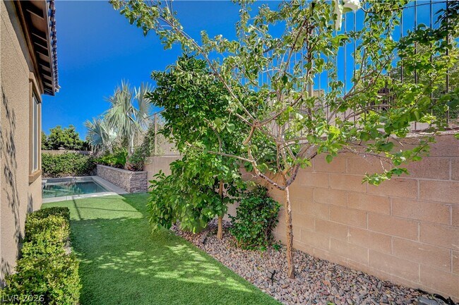 Building Photo - 3943 Reyes Ave