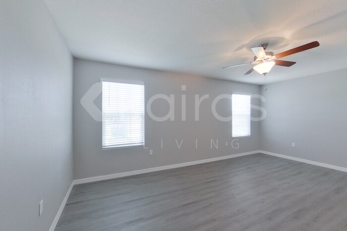 Building Photo - 8584 SW 43rd Ter