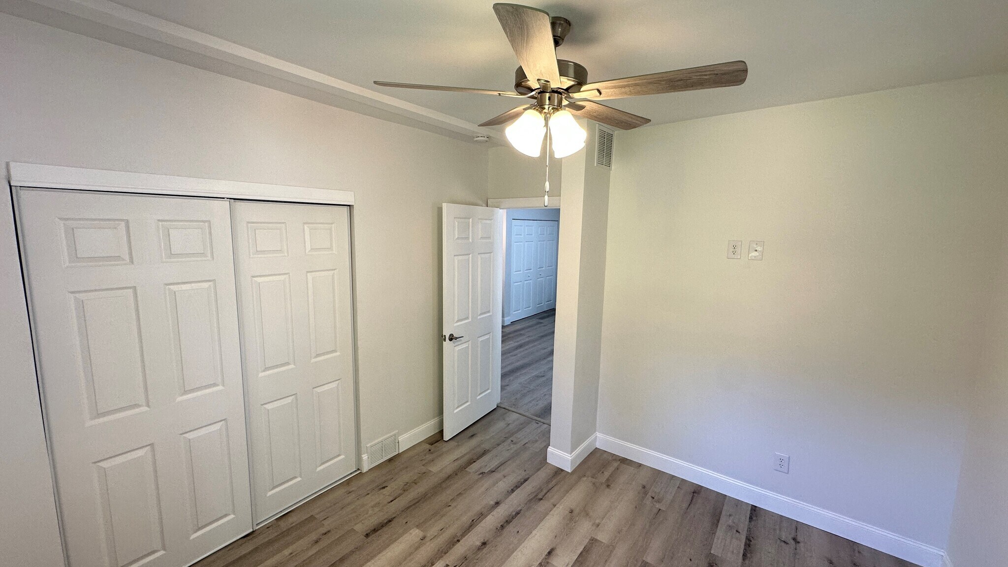 Building Photo - 422 Elbo Ln