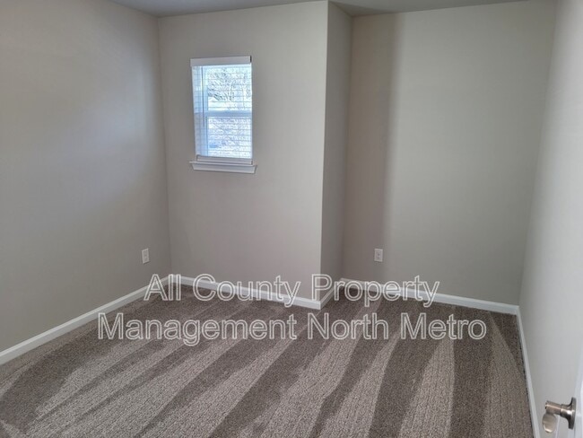 Building Photo - 356 Hidden Creek Ln