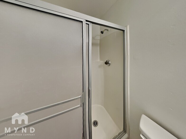 Building Photo - 5924 N 83rd St