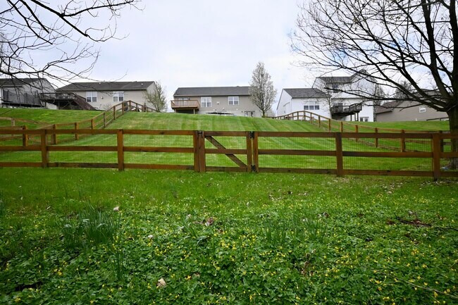 Building Photo - 5898 Ethan Dr