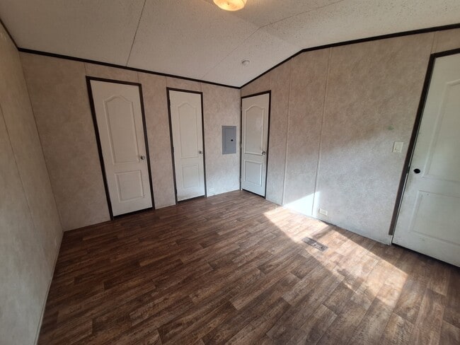 Building Photo - 1134 Kelly Dr