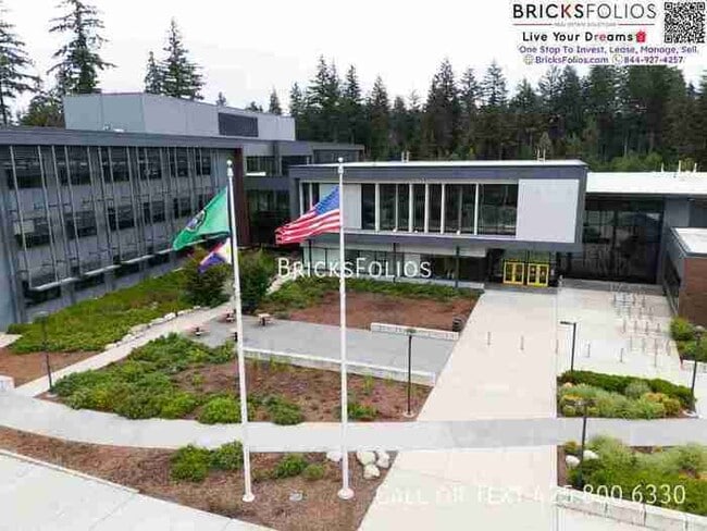 Building Photo - Serenity Meets Smart Living in Redmond Ridge