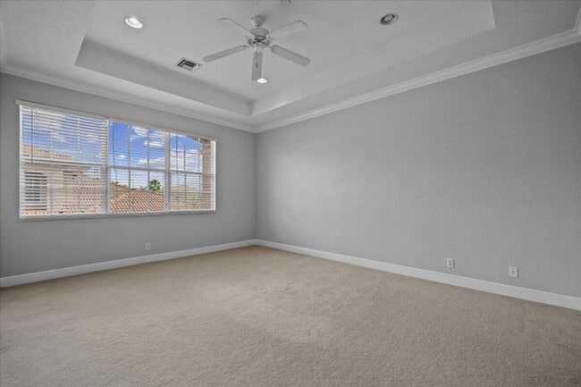 Building Photo - 4902 Vine Cliff Way E