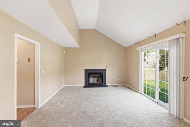 Building Photo - 251 N Caroline Pl