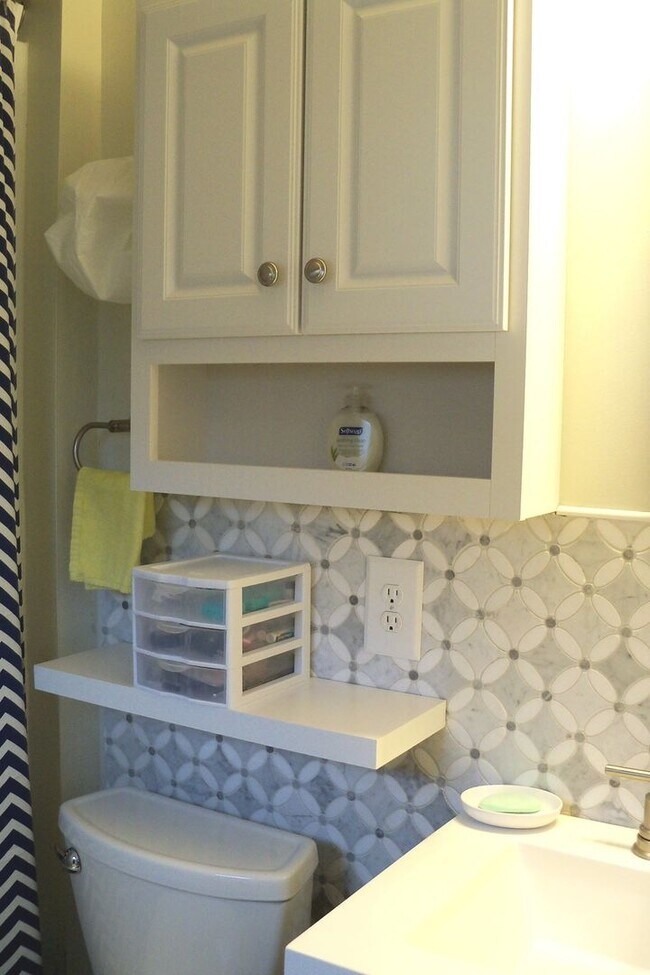 Building Photo - Seasonal Rental