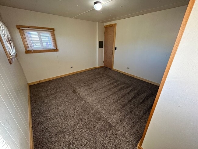 Building Photo - 2 Bedroom 1 Bath Updated Mobile Home in A & J Mobile Home Park