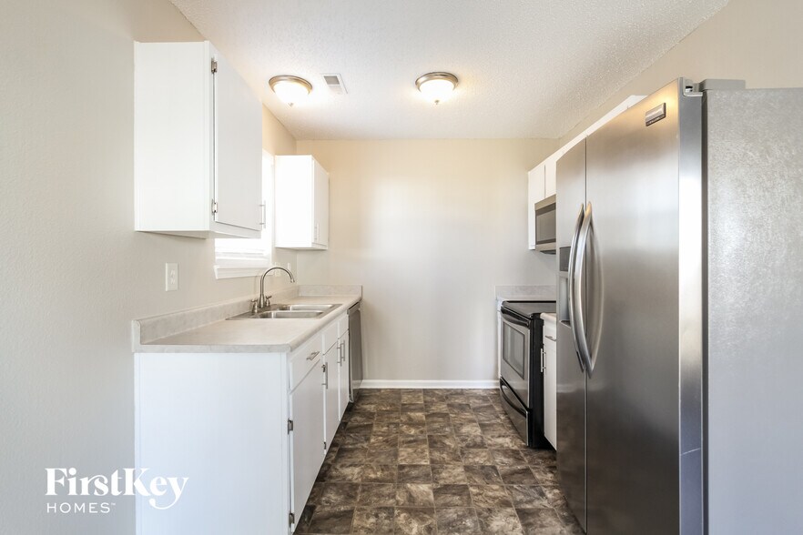 Building Photo - 9762 Trail Dr