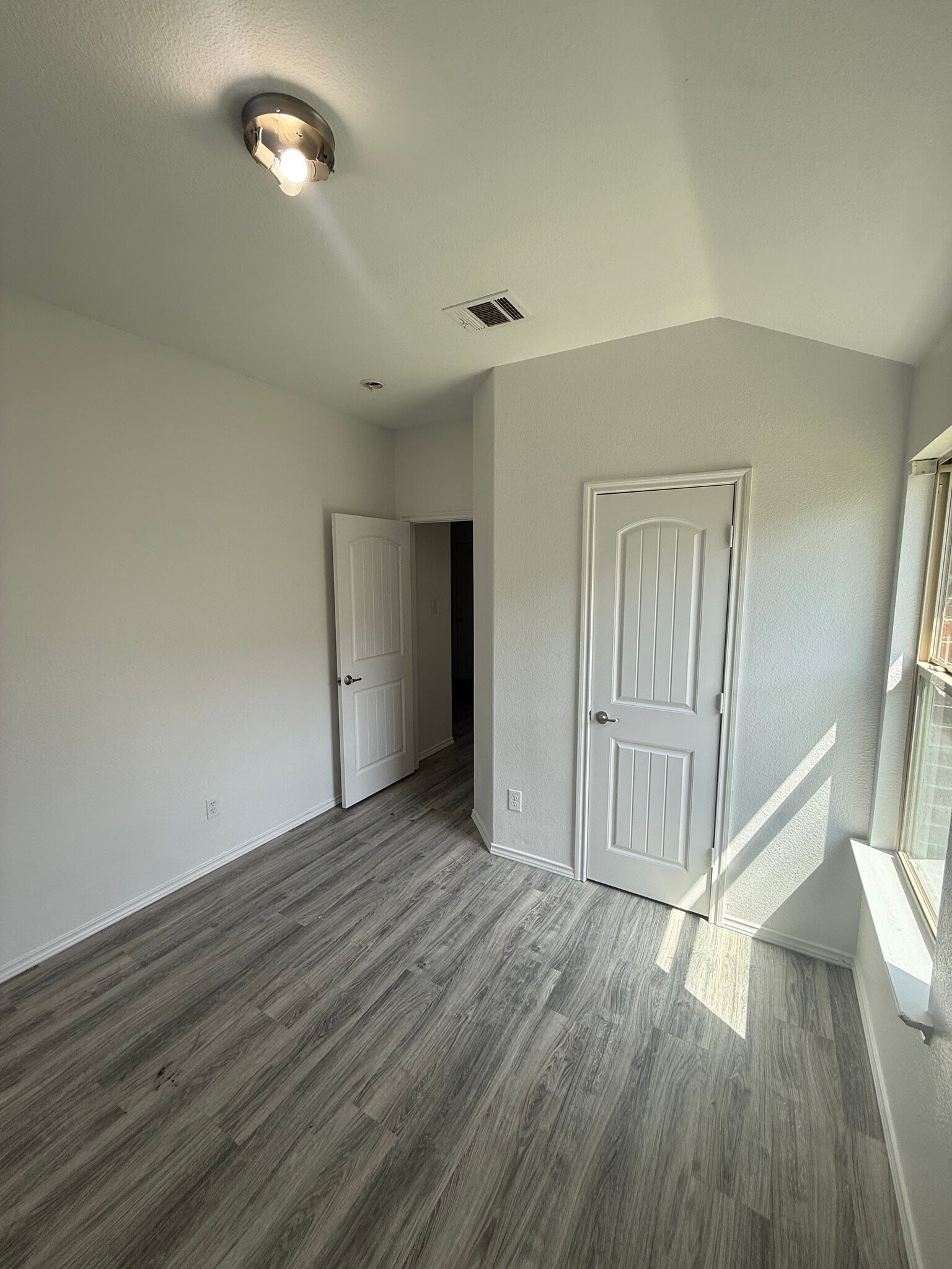 Building Photo - 2815 Briarbrook Dr
