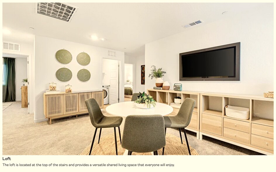 Building Photo - 4457 Buckingham Ave