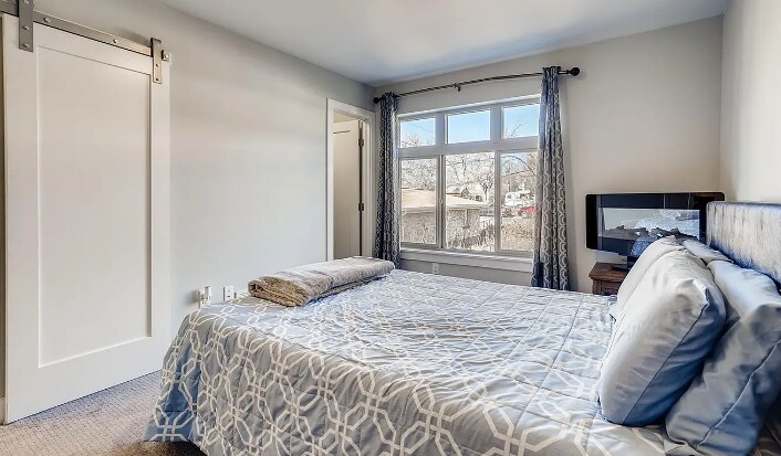 Master Bedroom - 1285 Xavier St