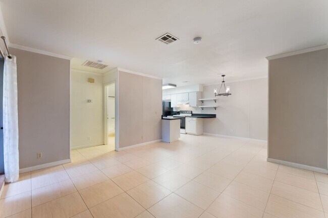 Building Photo - Two-bedroom, one bath single story townhou...