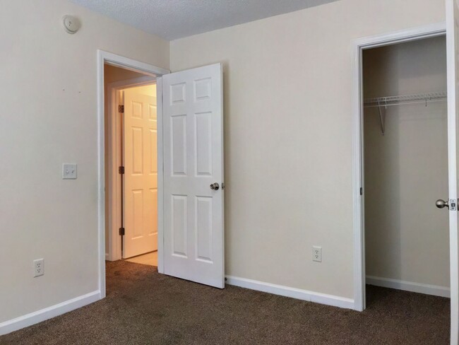 Building Photo - 765 Canyon Oak Loop