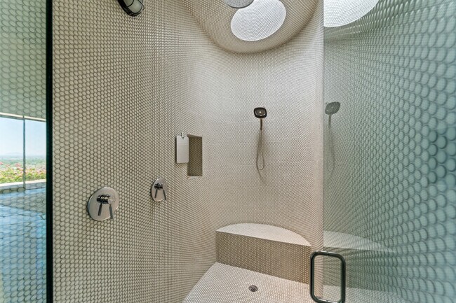 Building Photo - 4925 E Red Rock Dr