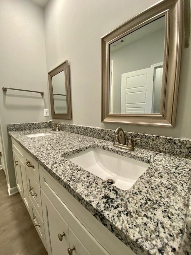 Building Photo - 4 bed, 2 bath in Atoka built in 2022