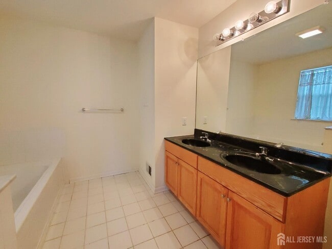 Building Photo - 202 Alder Ct